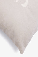 Cuscino medium con ricamo grande beige-Dan John